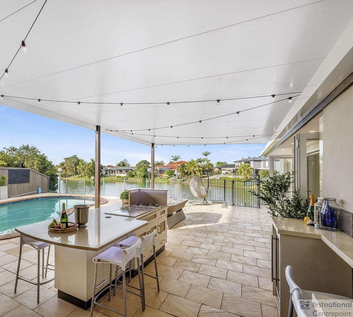 17 Peninsula Court, Mermaid Waters QLD 4218, Image 0