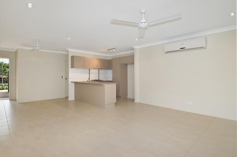 2/4 Michelia Street, Palm Cove QLD 4879, Image 2