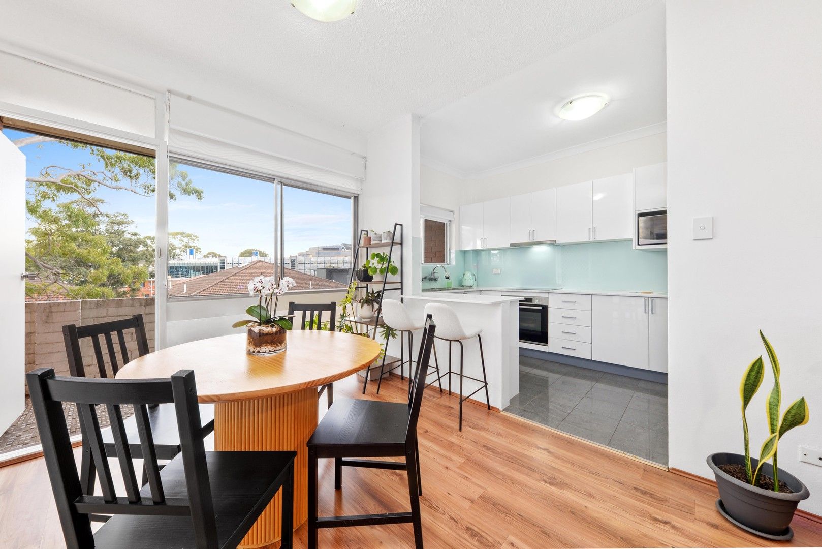2 bedrooms Apartment / Unit / Flat in 12/4 King St KOGARAH NSW, 2217