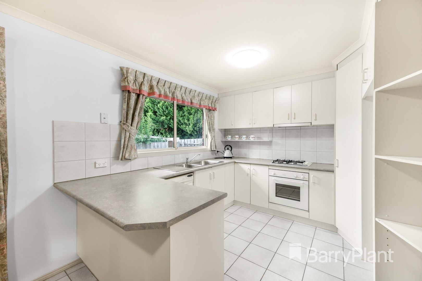 2/10 Jeremic Court, Croydon North VIC 3136, Image 2