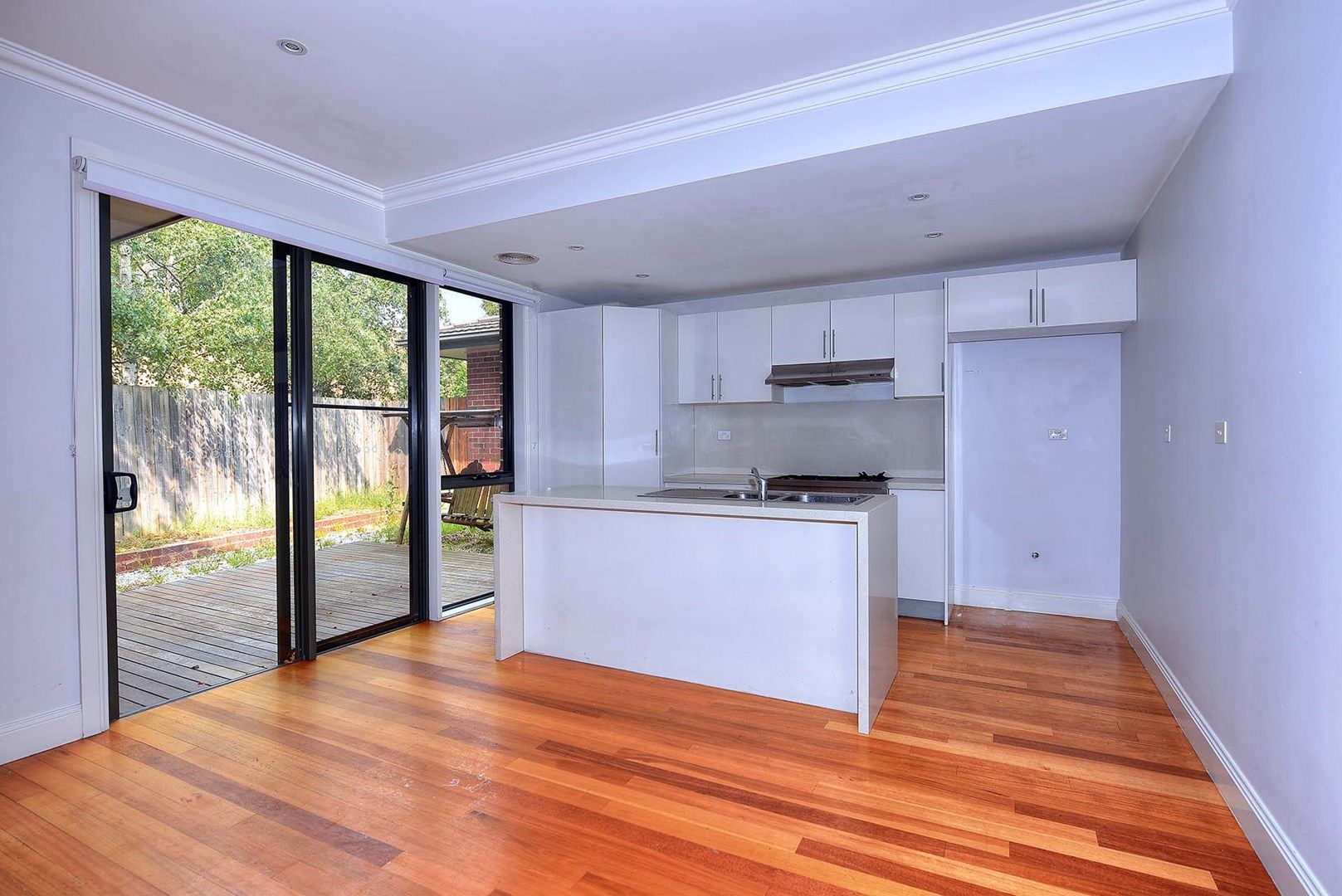 3 bedrooms Townhouse in 44C Grenfell Road MOUNT WAVERLEY VIC, 3149