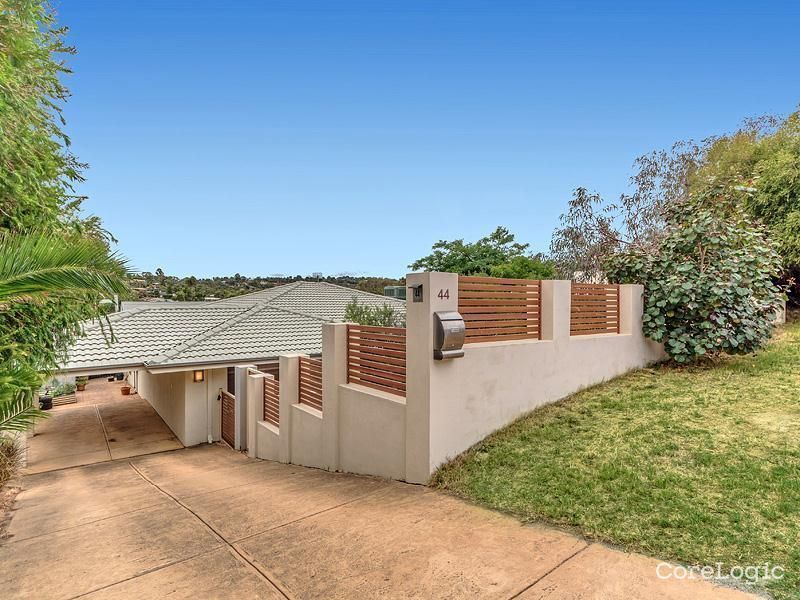 4 bedrooms House in 44 Amethyst Crescent MOUNT RICHON WA, 6112