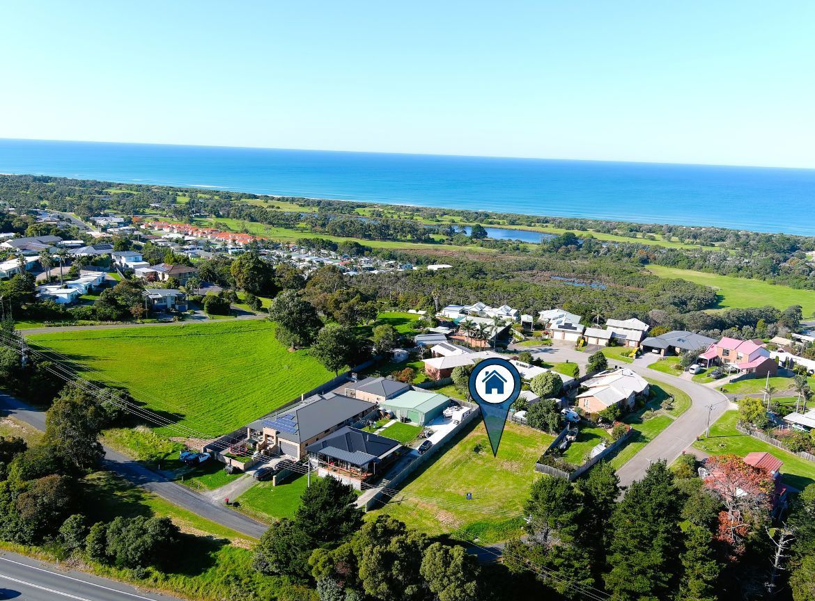 15 Bung Yarnda Court, Lakes Entrance VIC 3909, Image 2