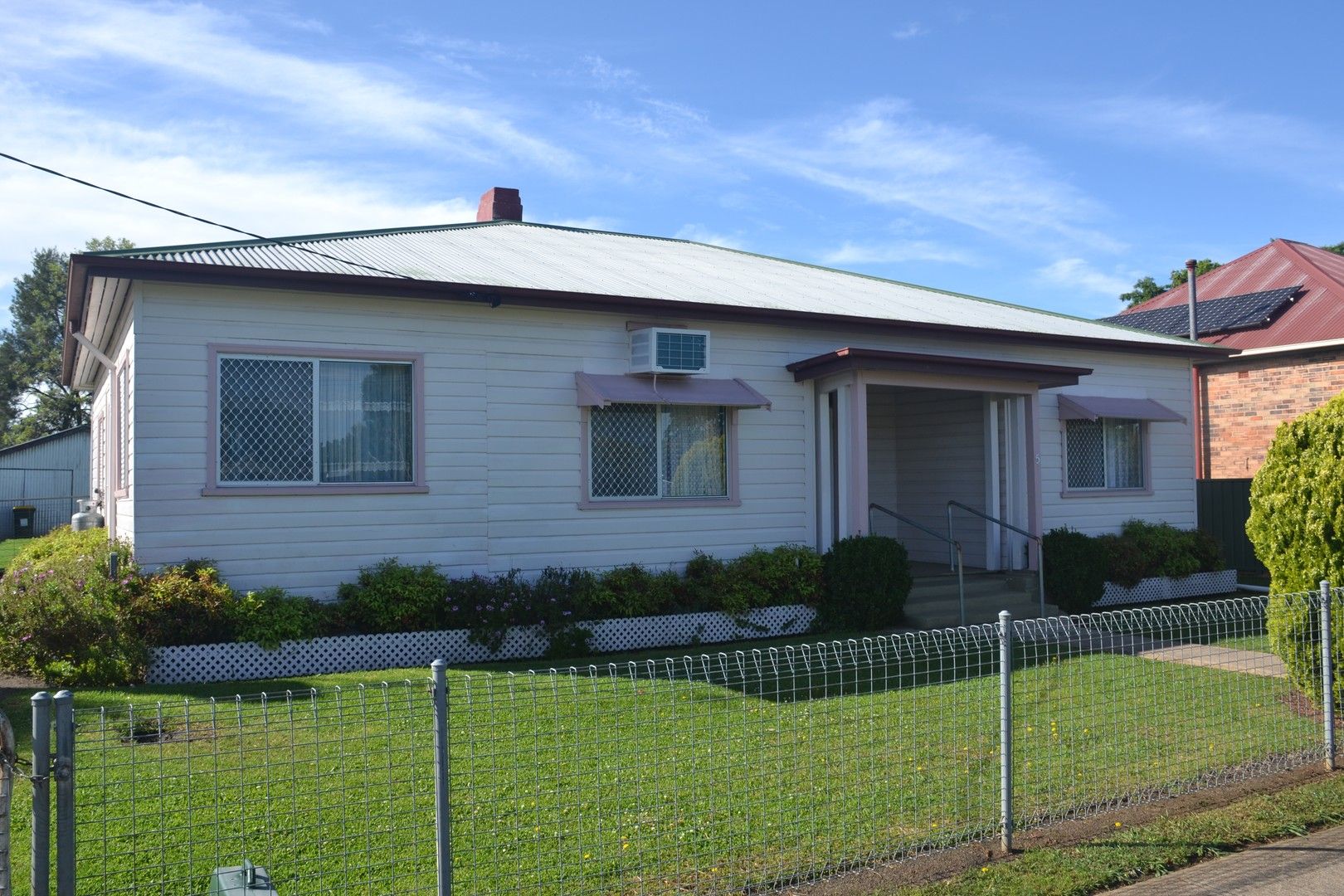 3 bedrooms House in 5 Ross street INVERELL NSW, 2360