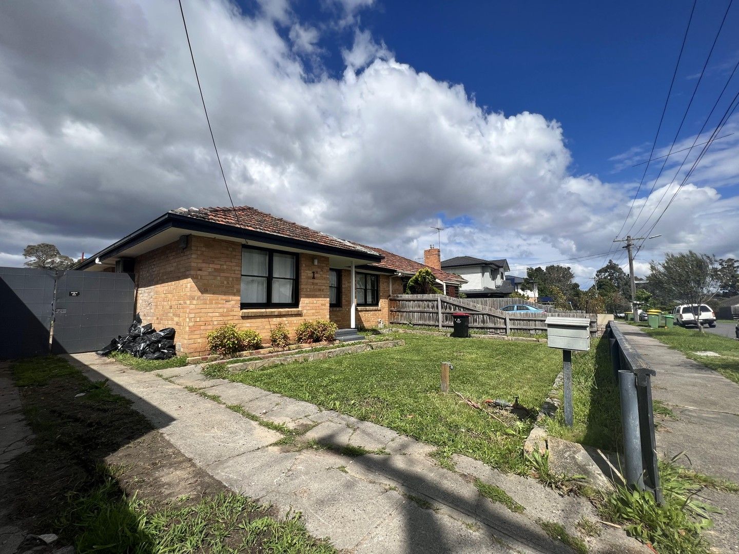 3 bedrooms House in 1 Ebony Parade HEIDELBERG WEST VIC, 3081