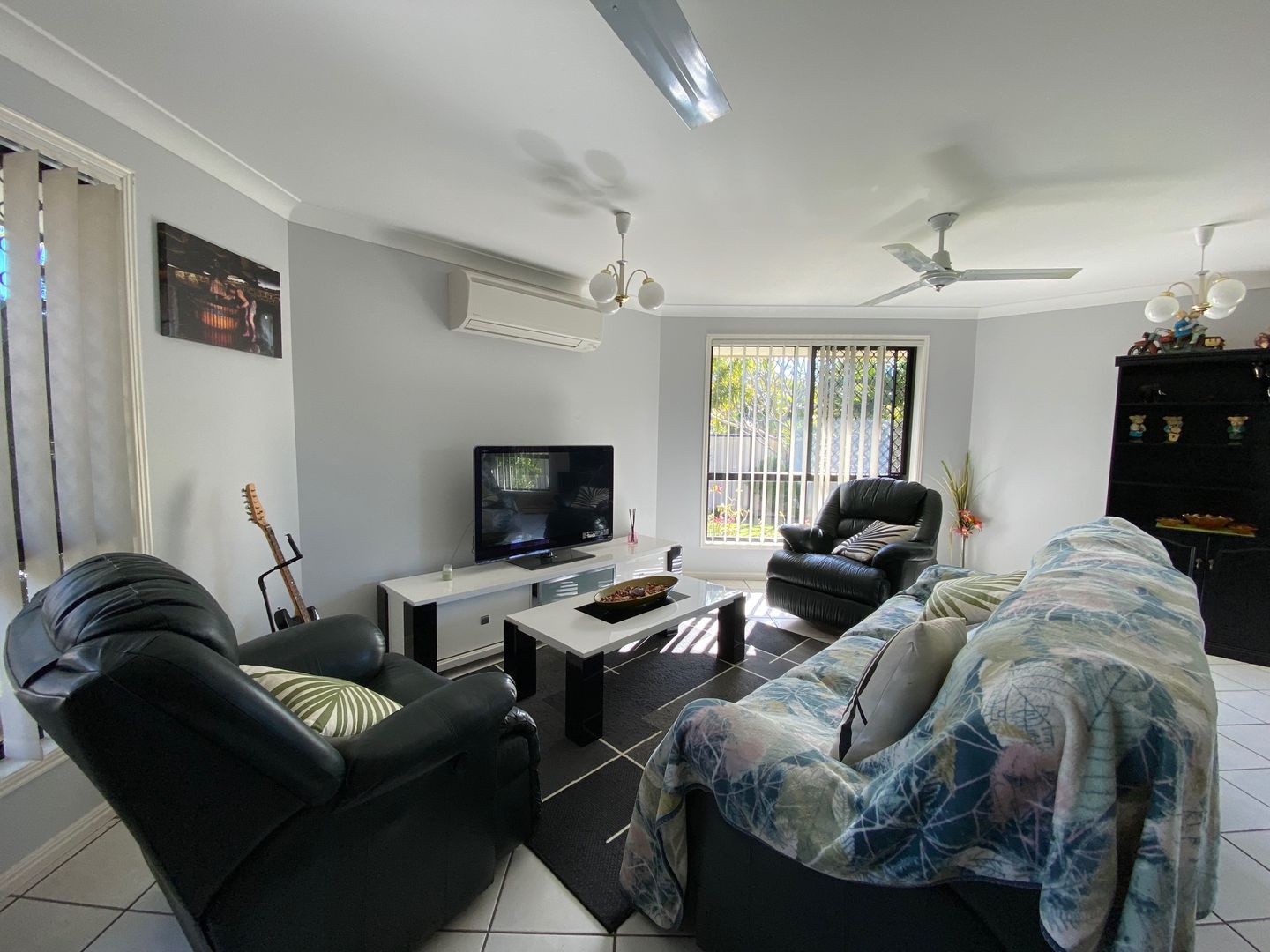 27 Lester Crescent, Torquay QLD 4655, Image 2