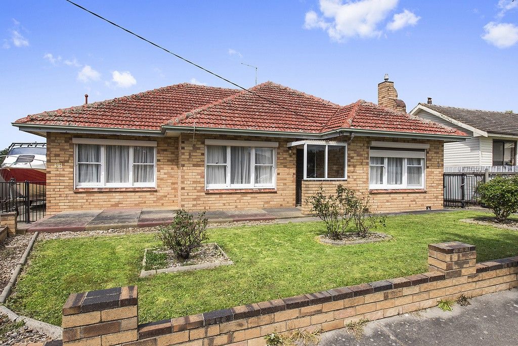 30 Sinclair Street, Colac VIC 3250