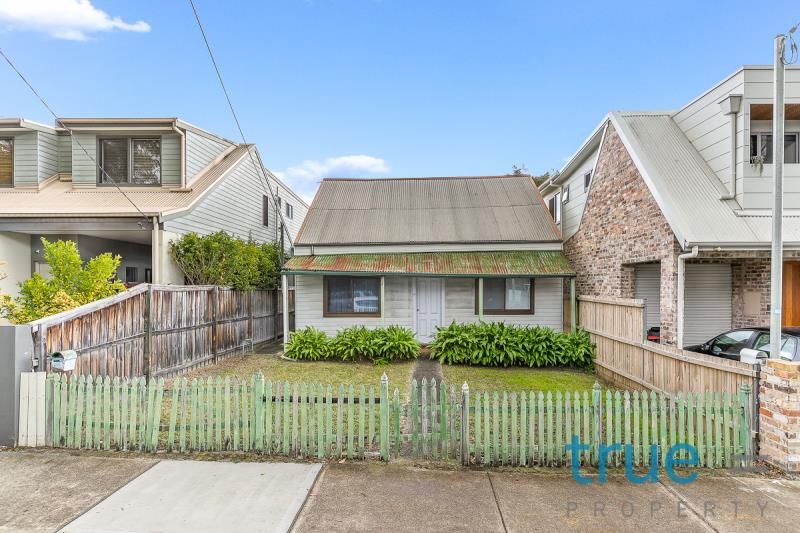 3 bedrooms House in 18 Tebbutt Street LEICHHARDT NSW, 2040