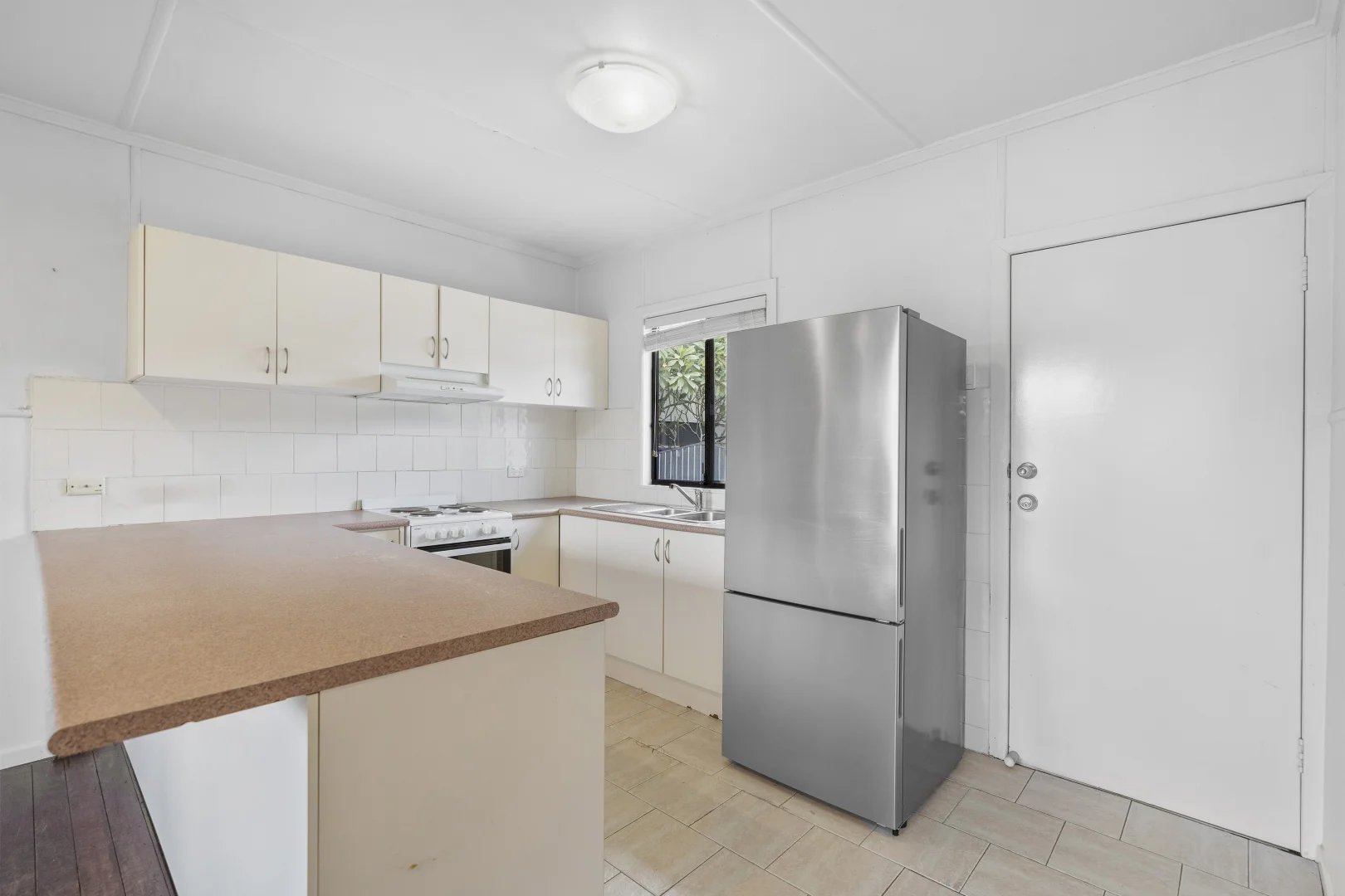 Additional image 18 of 44 Christine Avenue, Miami QLD 4220