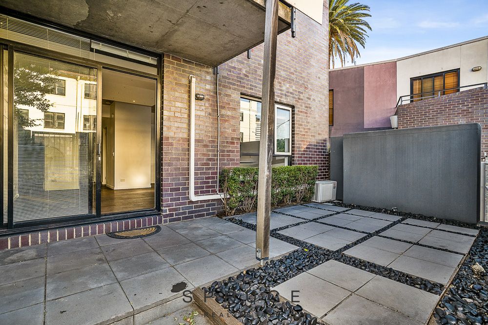 2 bedrooms Apartment / Unit / Flat in 40/167 Fitzroy Street ST KILDA VIC, 3182