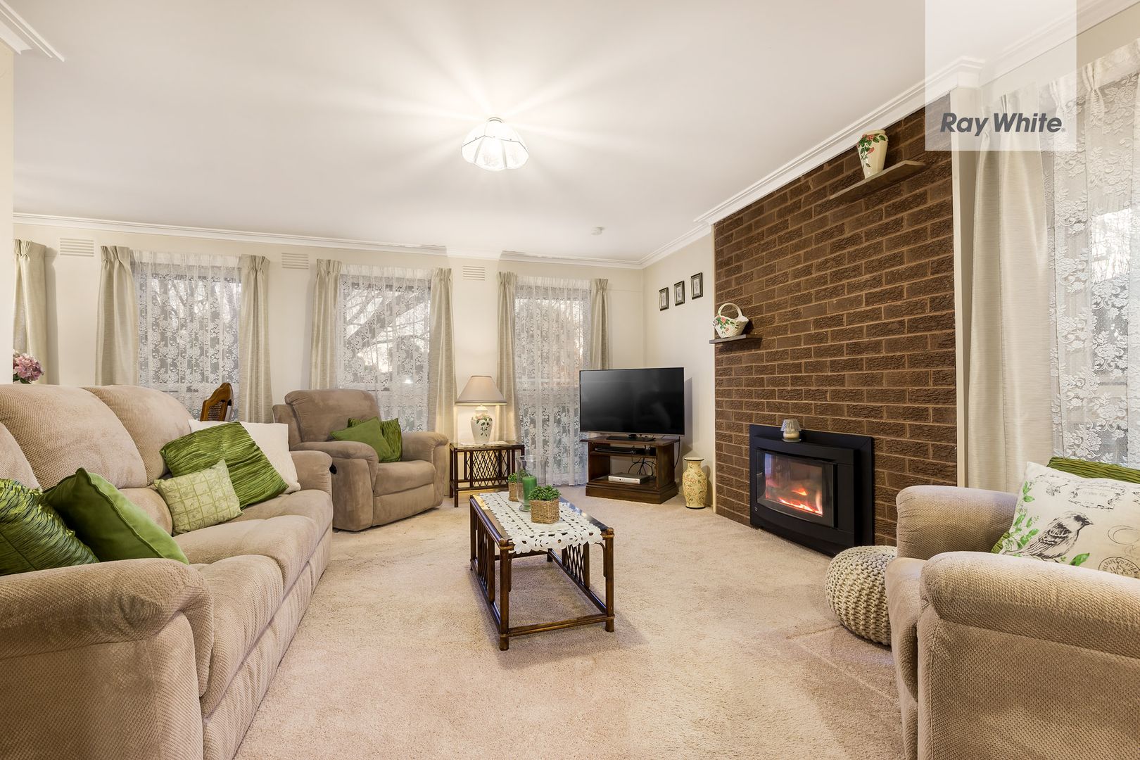 4 Luton Way, Bundoora VIC 3083, Image 2