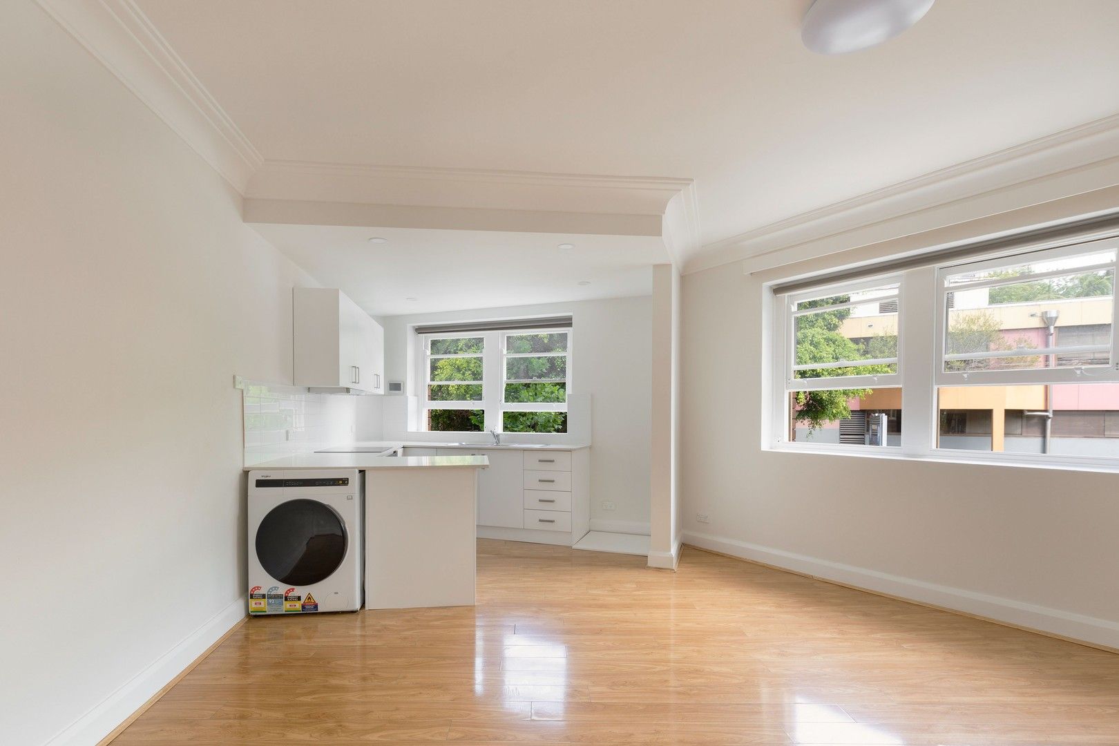 2 bedrooms Apartment / Unit / Flat in 6/2 Ward Avenue ELIZABETH BAY NSW, 2011