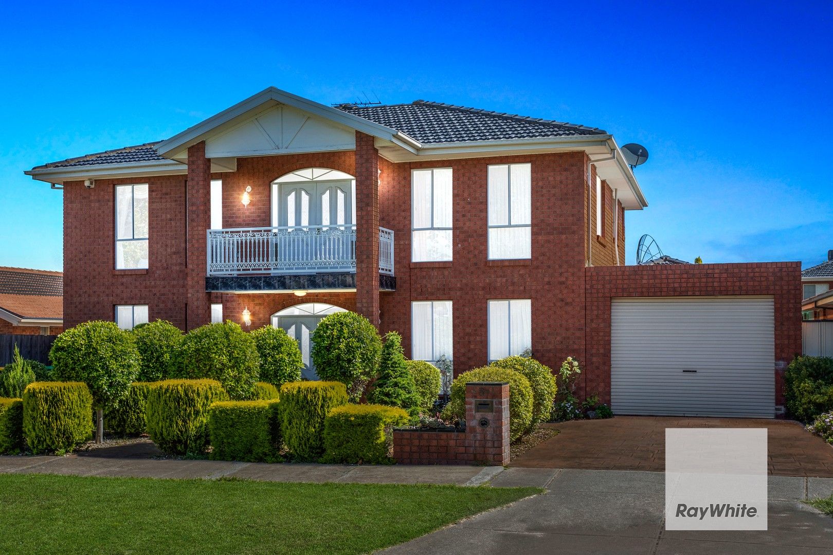 5 bedrooms House in 57 Tasman Crescent TAYLORS LAKES VIC, 3038