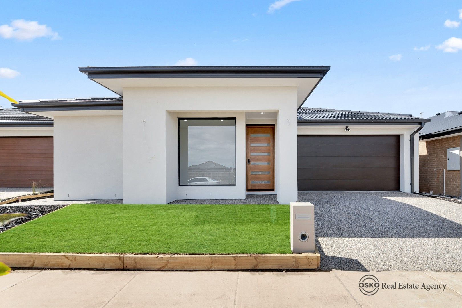 4 bedrooms House in 18 Lillypilly Street FRASER RISE VIC, 3336