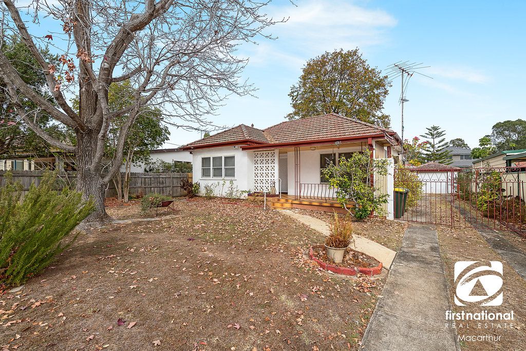 27 Phelps Crescent, Bradbury NSW 2560, Image 0