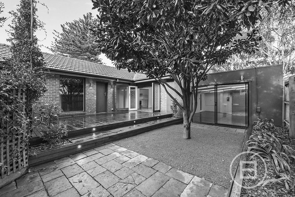 2 bedrooms House in 6B Westbury Grove ST KILDA EAST VIC, 3183