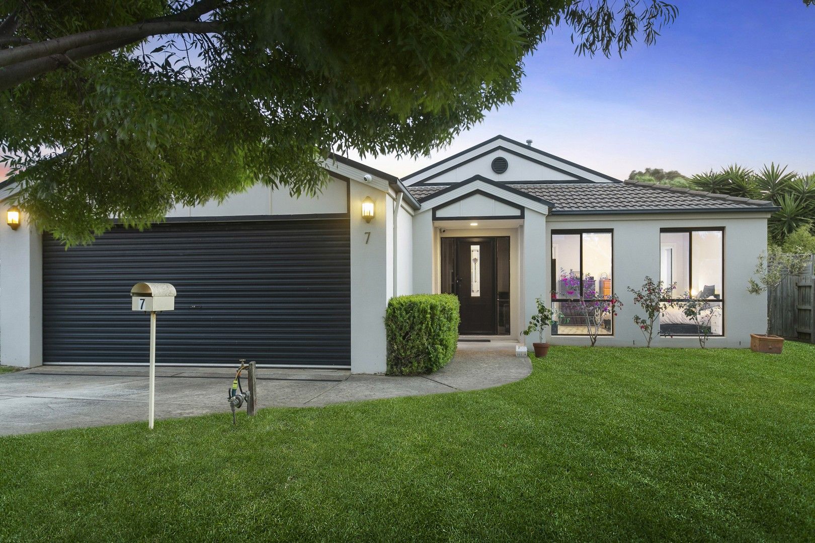 4 bedrooms House in 7 Colebrook Court MORNINGTON VIC, 3931