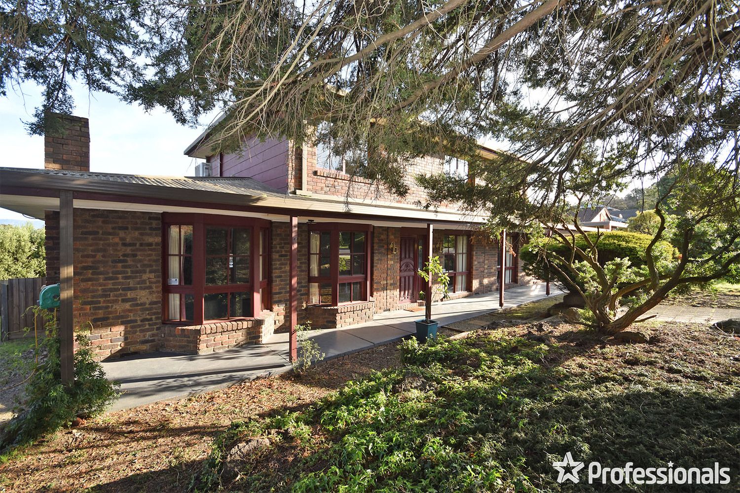 4 bedrooms House in 63 Landscape Drive MOOROOLBARK VIC, 3138