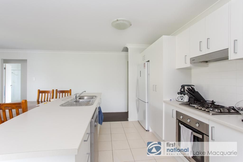 33 Craighill Crescent, Cameron Park NSW 2285, Image 2