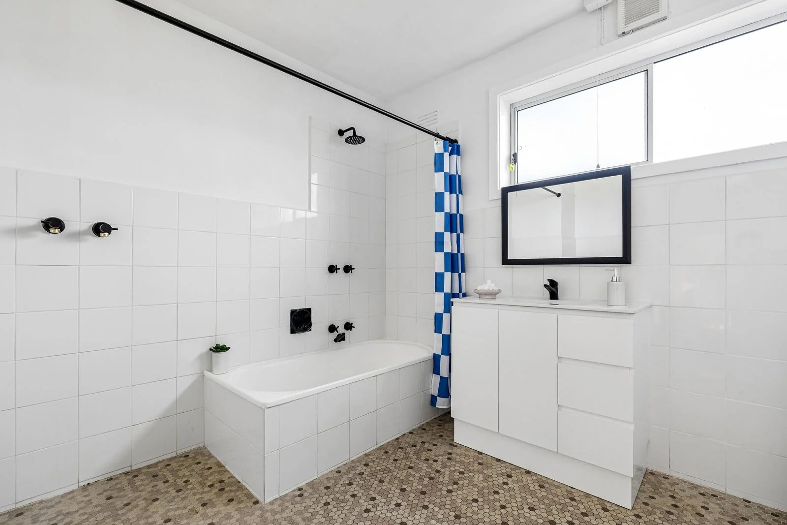 Additional image 15 of 2/833 High Street, Reservoir VIC 3073