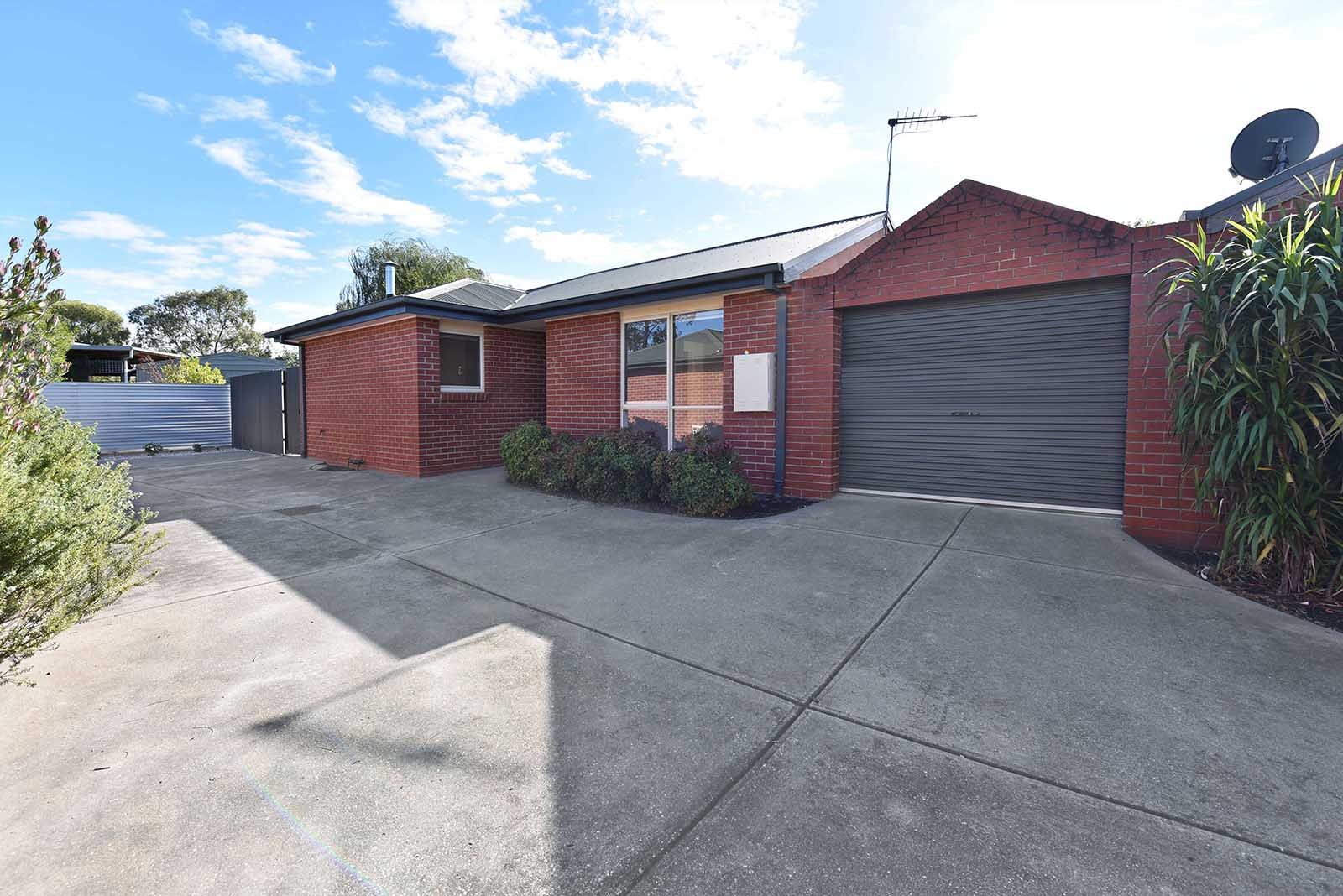 3/102 Main Road, Riddells Creek VIC 3431 House For Rent Domain