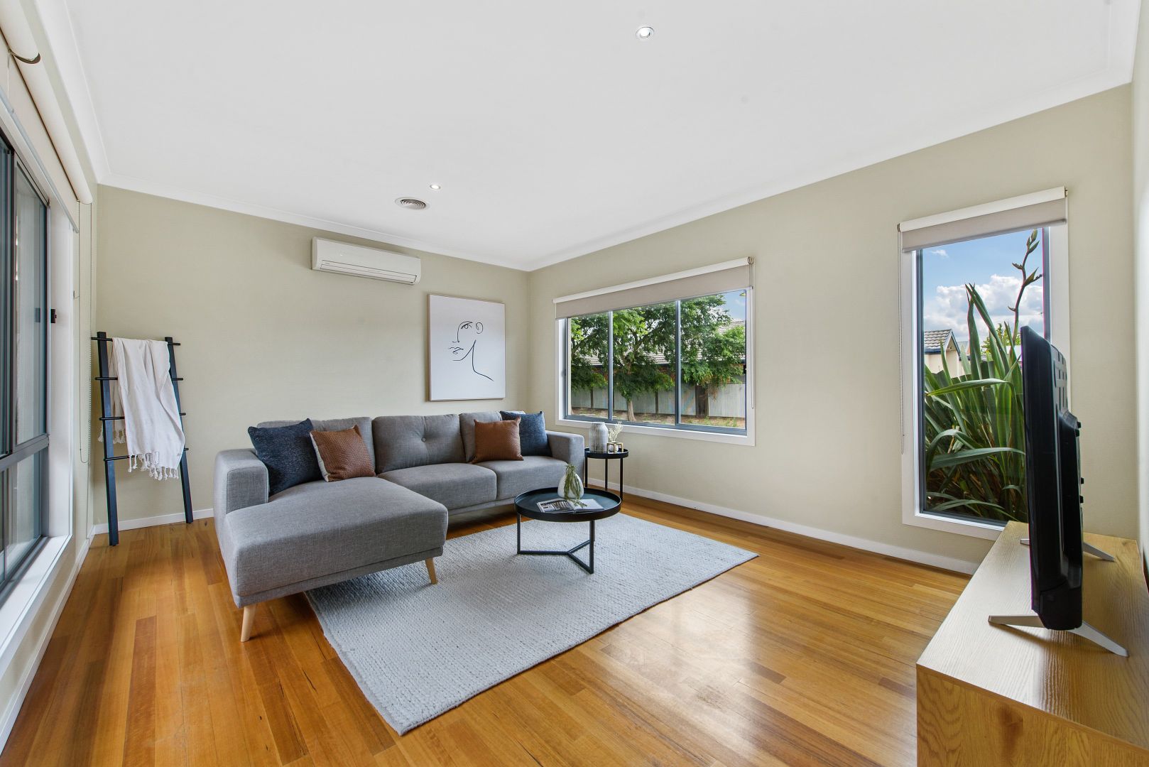 1/10-12 Kooyong Way, Caroline Springs VIC 3023, Image 2