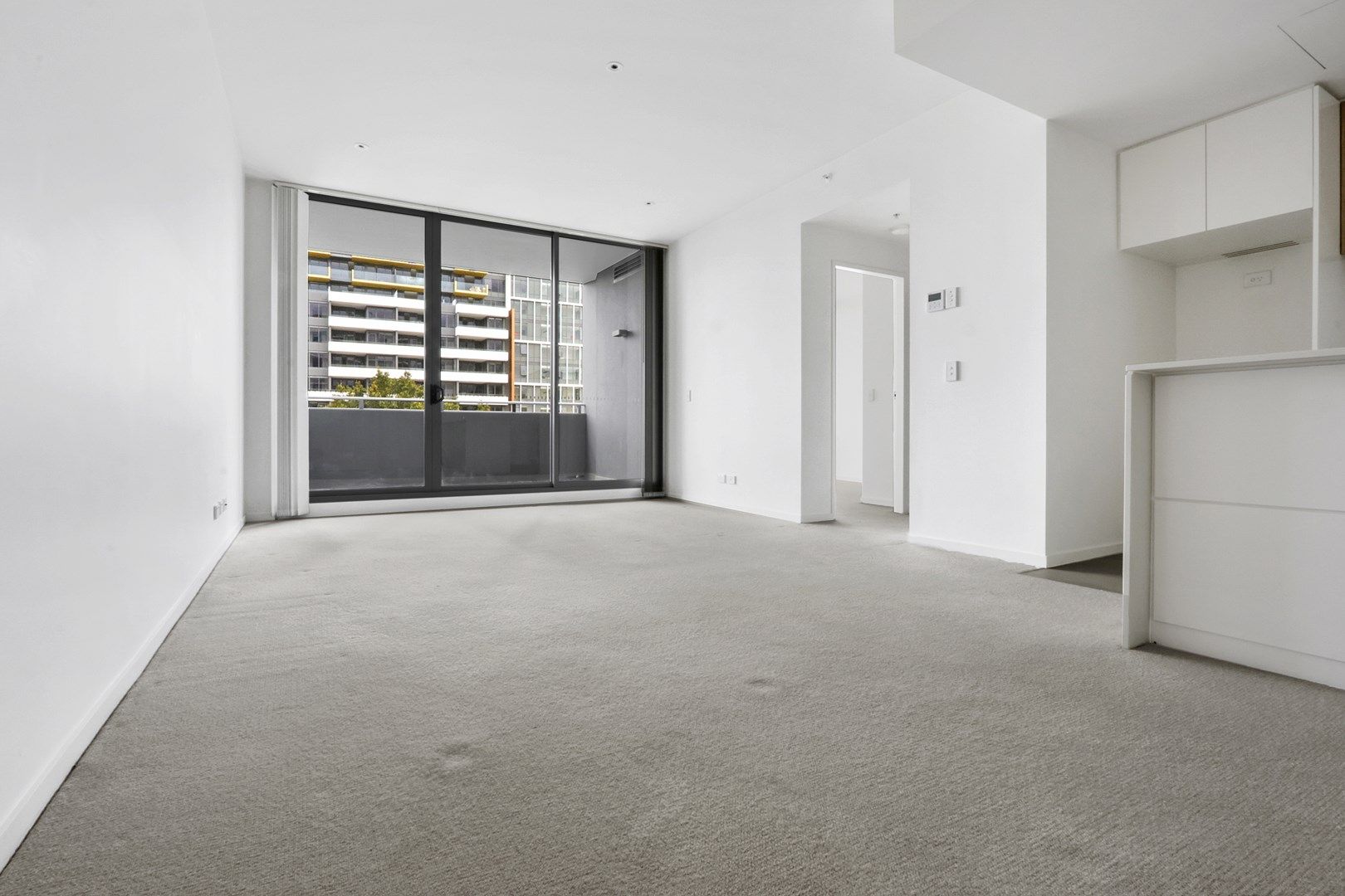 1 bedrooms Apartment / Unit / Flat in 507E/1 Saunders Close MACQUARIE PARK NSW, 2113