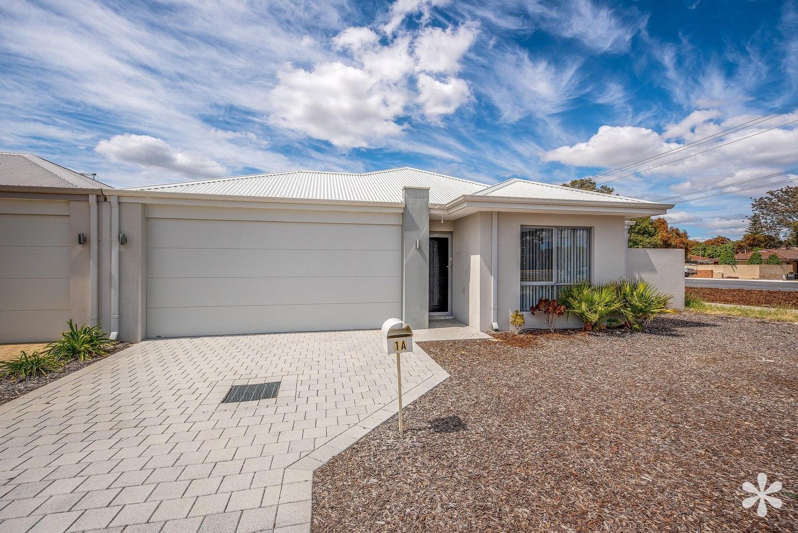 3 bedrooms House in 1A Burnley Street THORNLIE WA, 6108