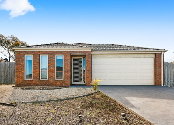 28 Fernisky Drive, Cranbourne East VIC 3977