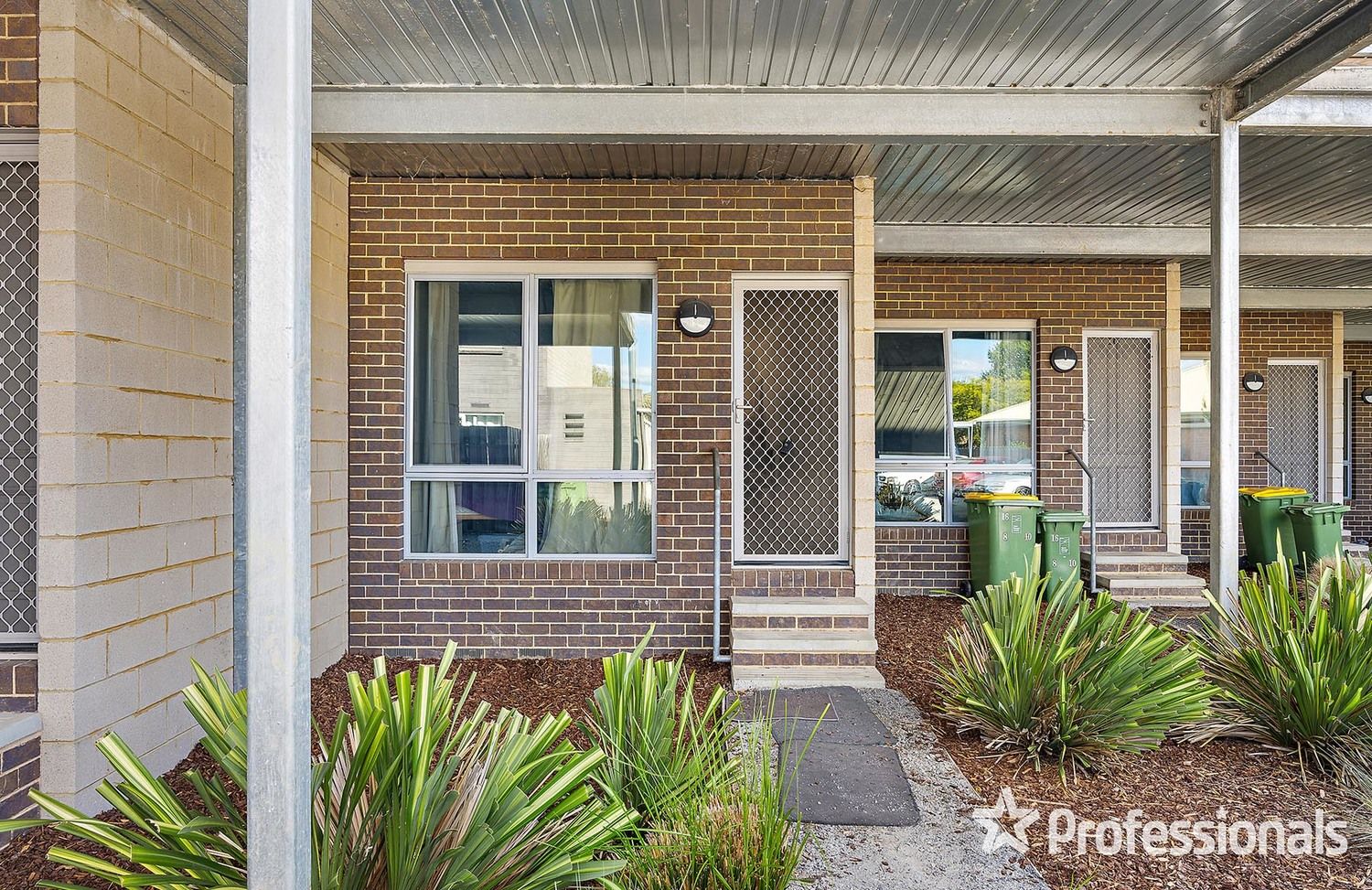 15/810 Mount View Parade, Mooroolbark Property History & Address