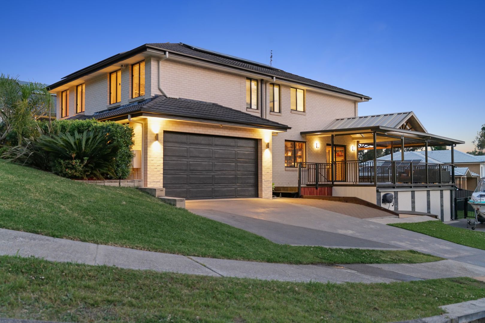 2 Bluerock Close, Fennell Bay NSW 2283, Image 1