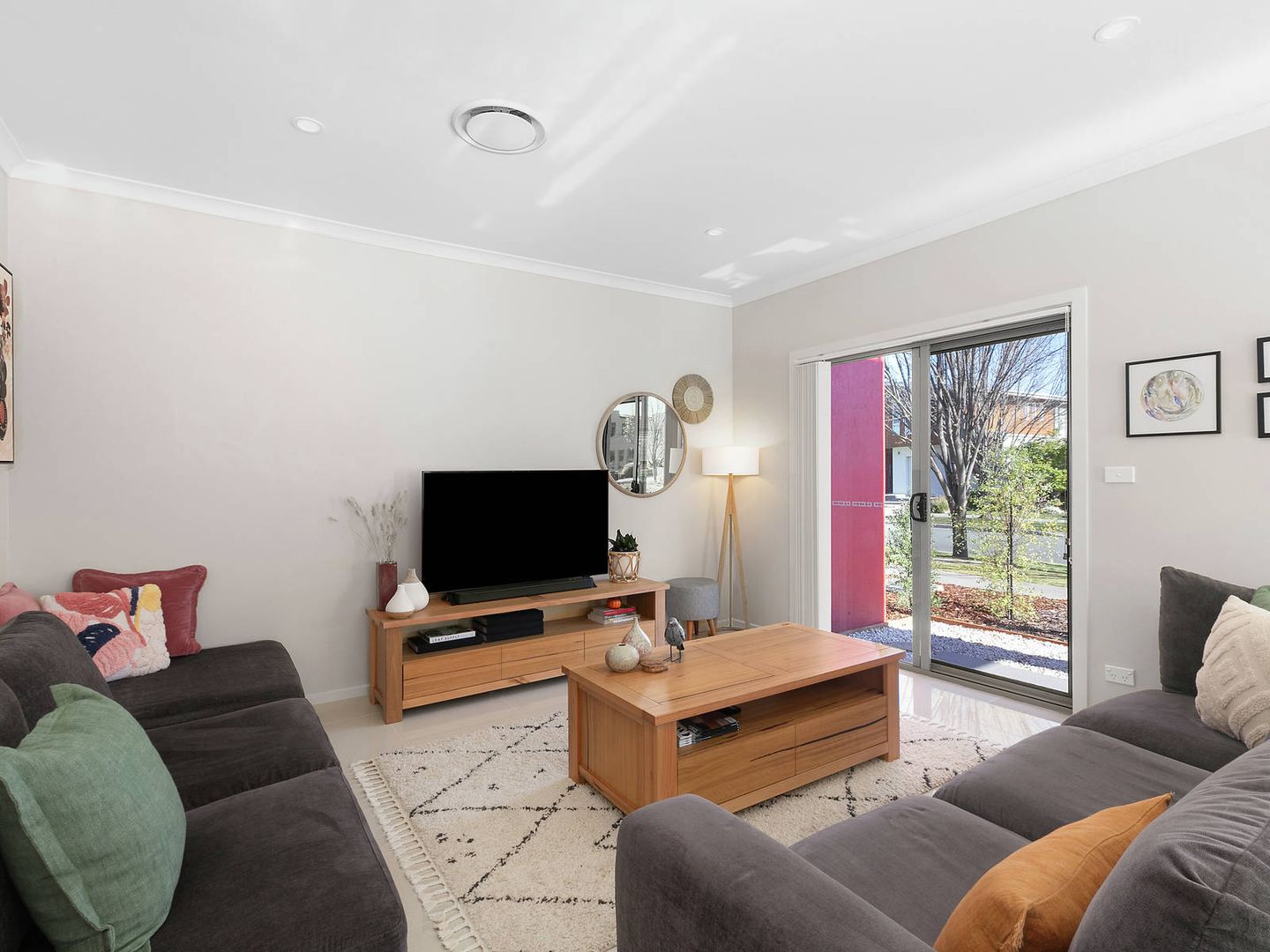 9/15 Dickins Street, Forde ACT 2914, Image 1