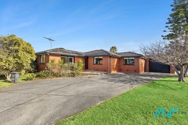 Picture of 2 Mouchemore Avenue, ST LEONARDS VIC 3223