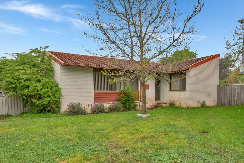 13 Derrilin Place, Giralang ACT 2617, Image 0