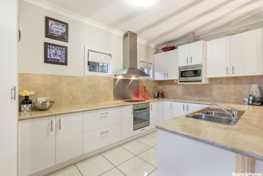 3/4 Dunns Terrace, Scarborough QLD 4020, Image 2