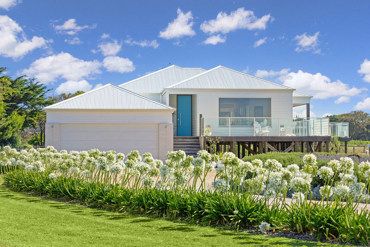 4 bedrooms House in 19 Manifold Street PORT FAIRY VIC, 3284