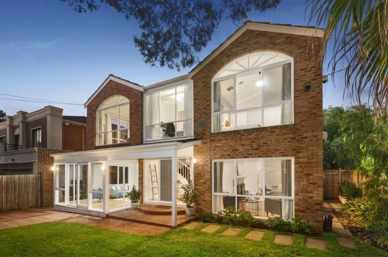 19 Gordon Street, Hampton VIC 3188