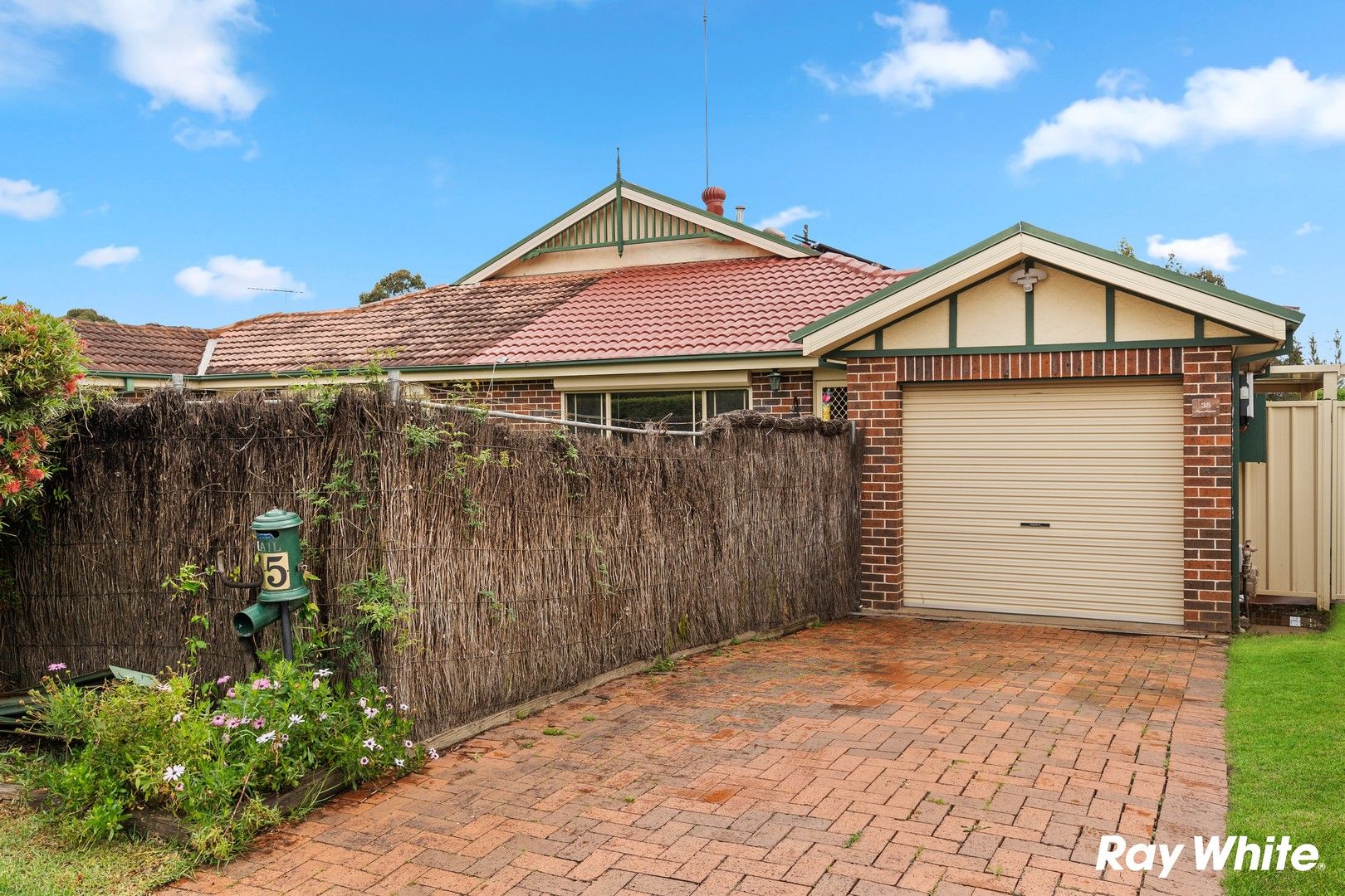 3 bedrooms House in 35 Manorhouse Boulevard QUAKERS HILL NSW, 2763