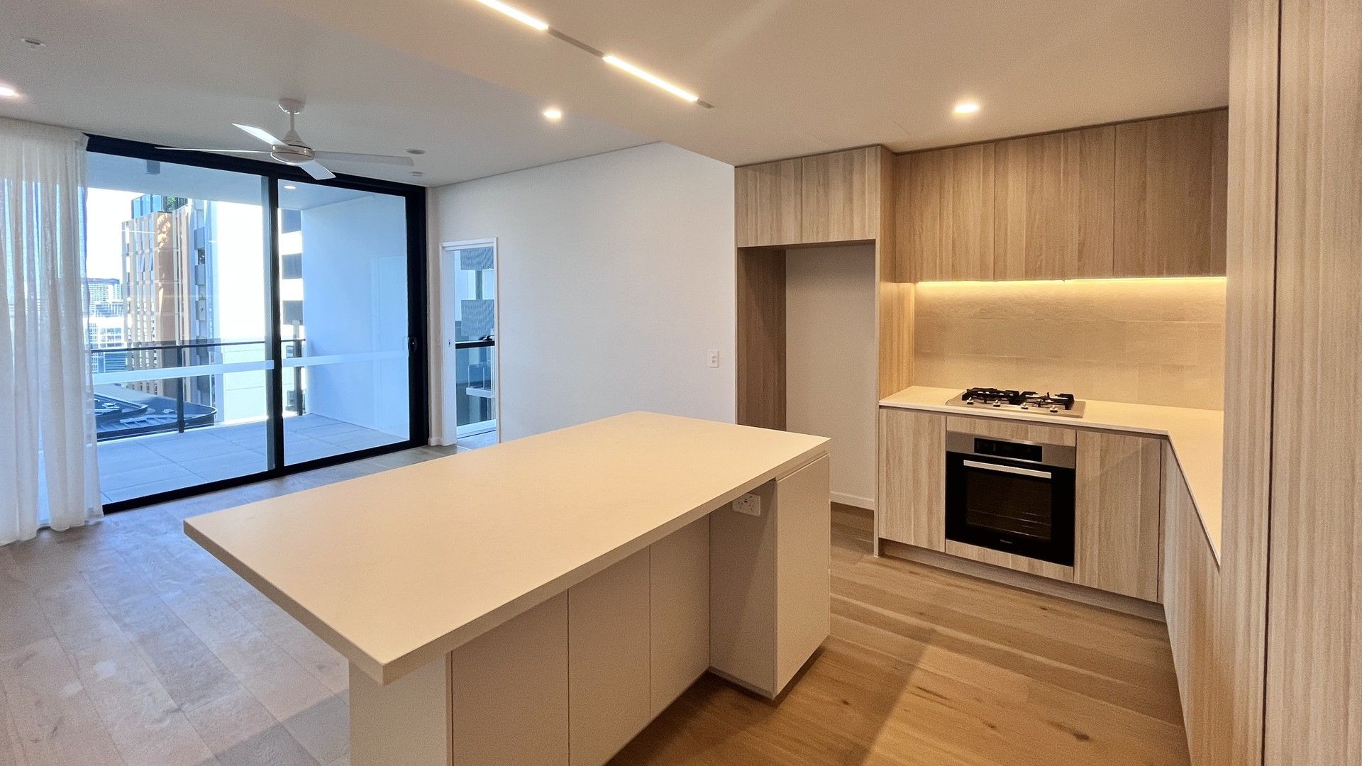 2 bedrooms Apartment / Unit / Flat in 81204/23 Mollison Street WEST END QLD, 4101