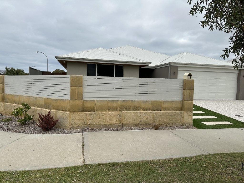 4 bedrooms House in 19 Ochre Street EGLINTON WA, 6034