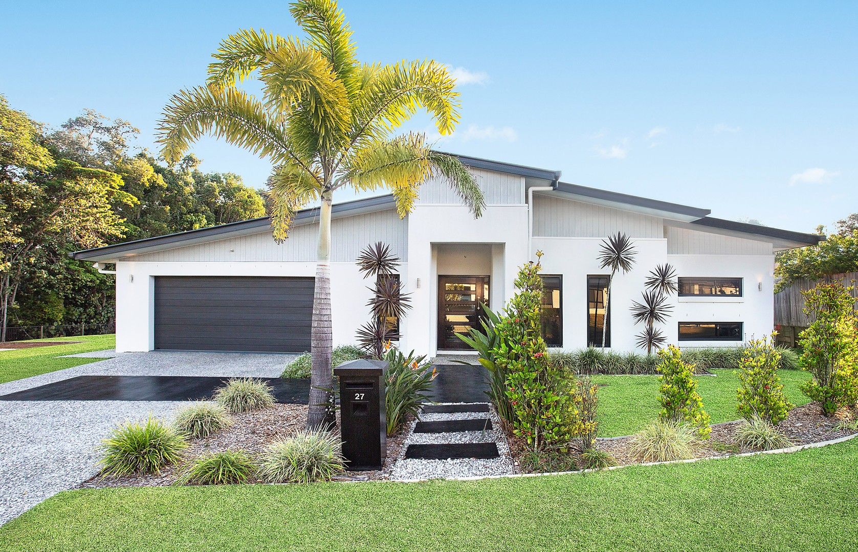 5 bedrooms House in 27 Otto Nothling  Place BEERWAH QLD, 4519