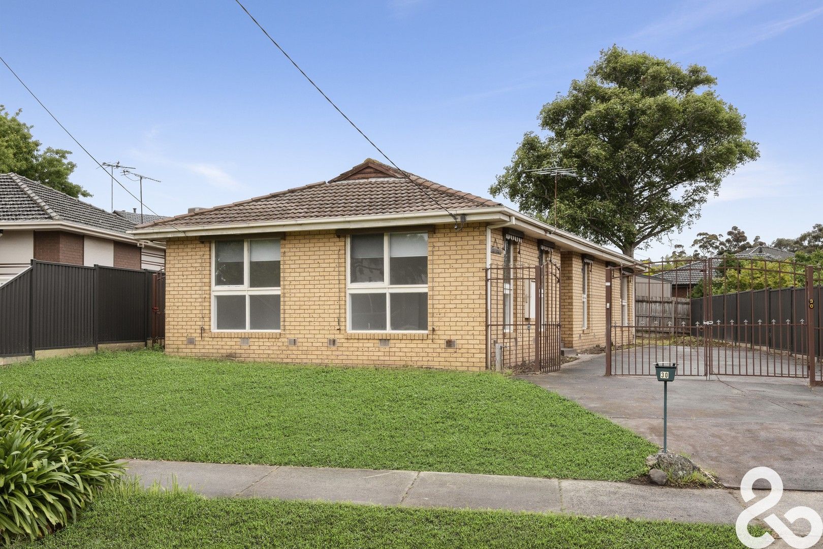 4 bedrooms House in 30 Tasman Drive BUNDOORA VIC, 3083