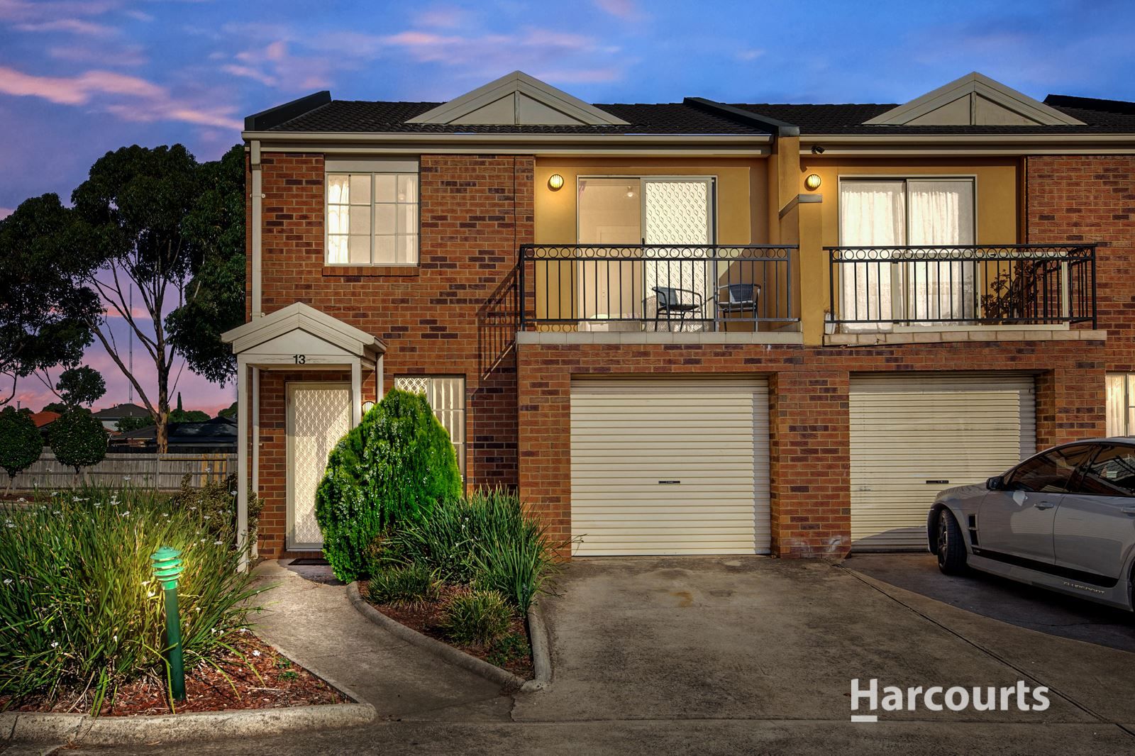 13/2 Silvertree Ave, Delahey VIC 3037, Image 0