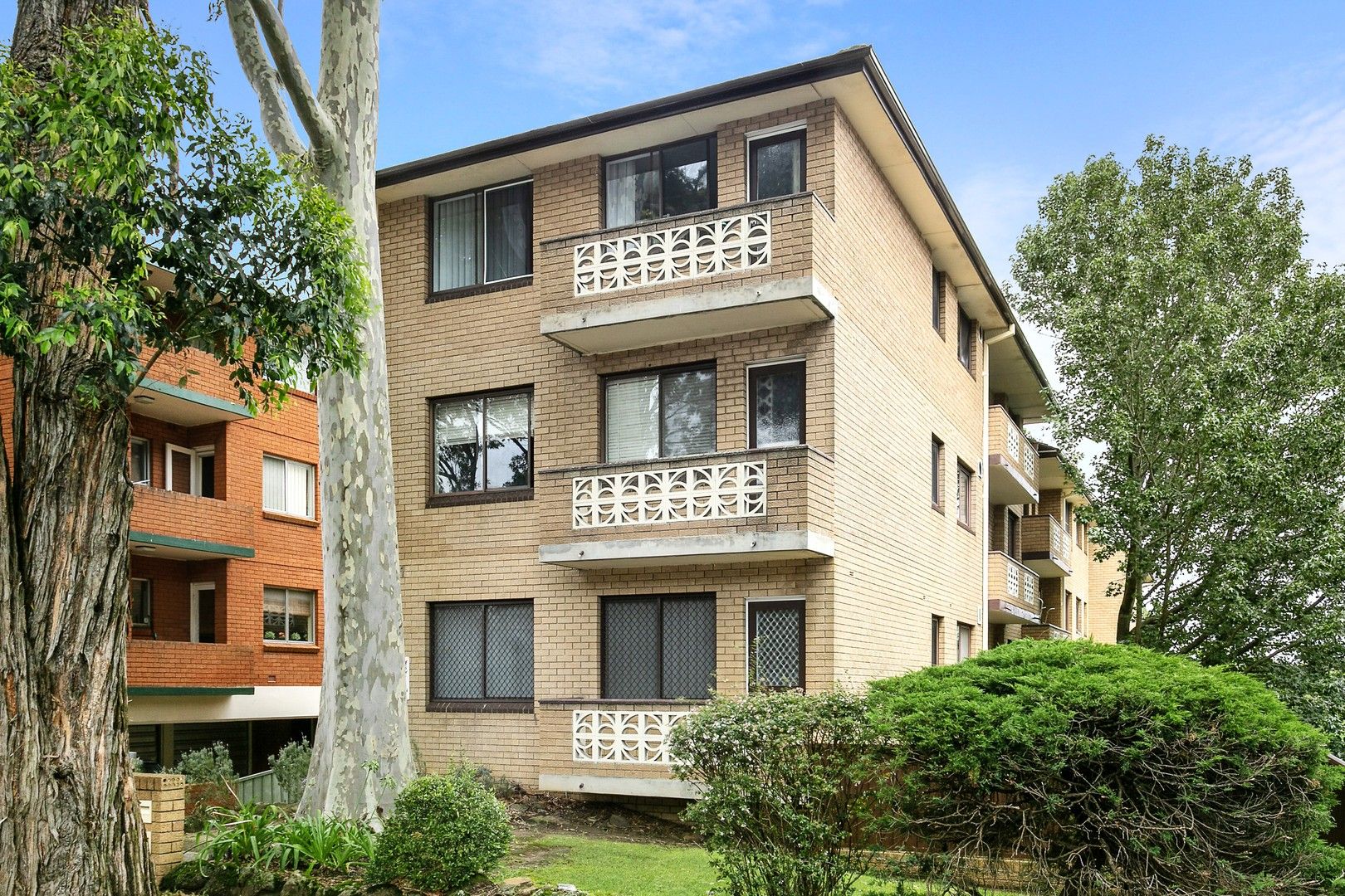 2 bedrooms Apartment / Unit / Flat in 1/21 Victoria Avenue PENSHURST NSW, 2222