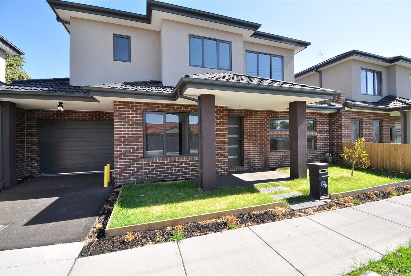 4 bedrooms Townhouse in 3 Tippet Street CLAYTON SOUTH VIC, 3169