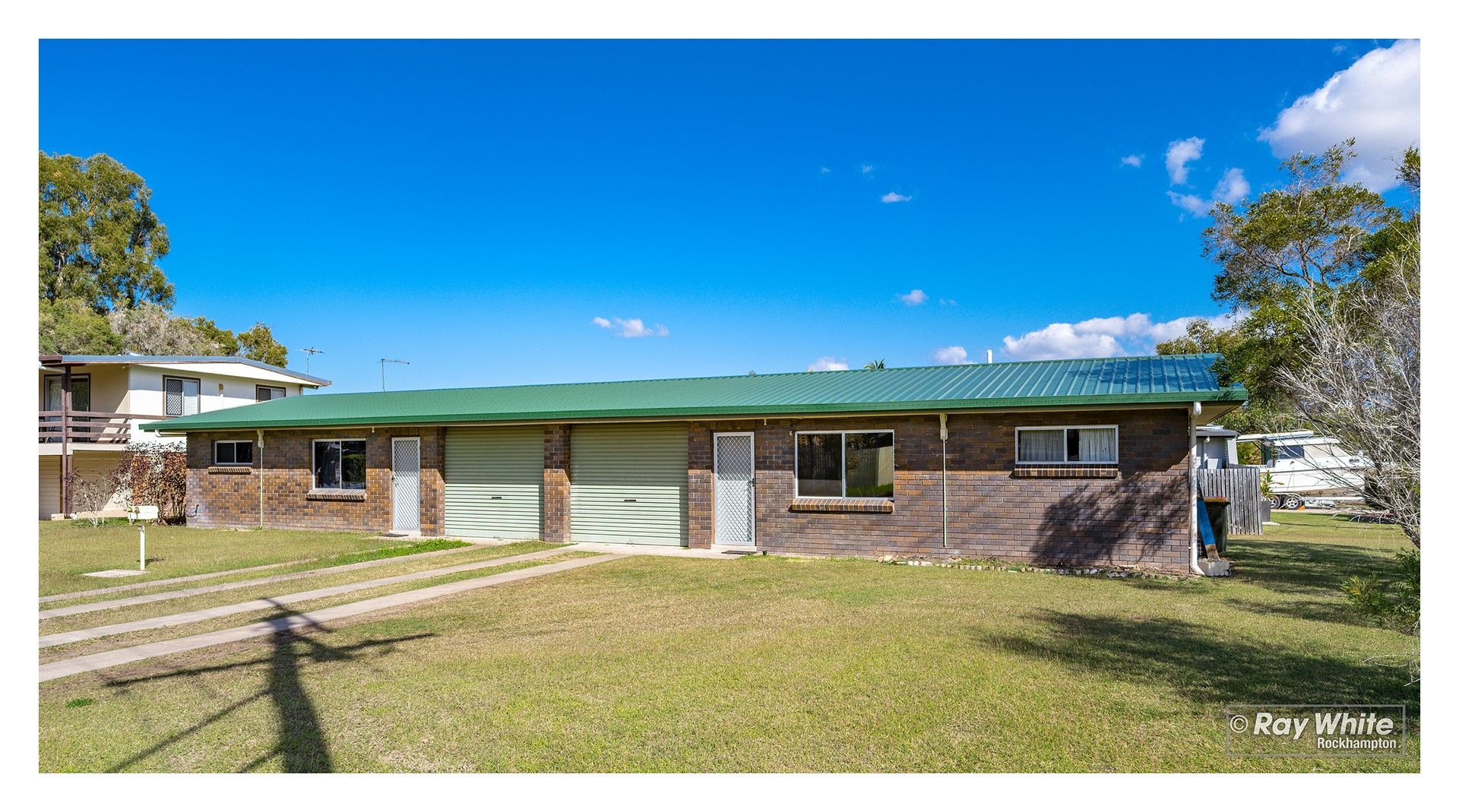 4 bedrooms Duplex in 295 Mills Avenue FRENCHVILLE QLD, 4701