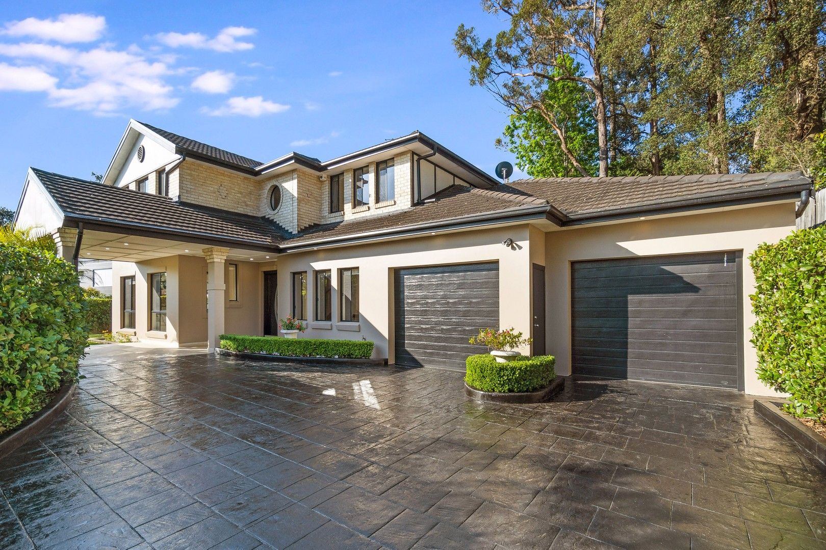 5 bedrooms House in 31 Ferguson Avenue CASTLE HILL NSW, 2154