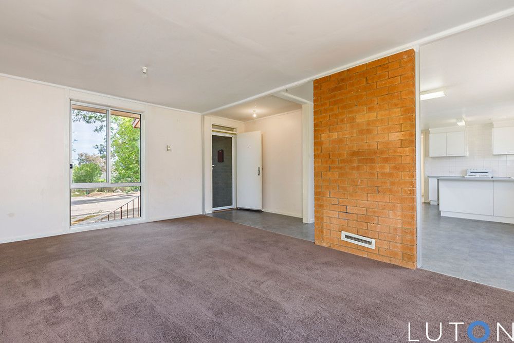 11 Buckman Place, Melba ACT 2615, Image 2