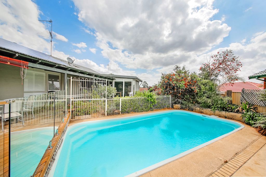 6 Crookston Drive, Camden South NSW 2570, Image 2