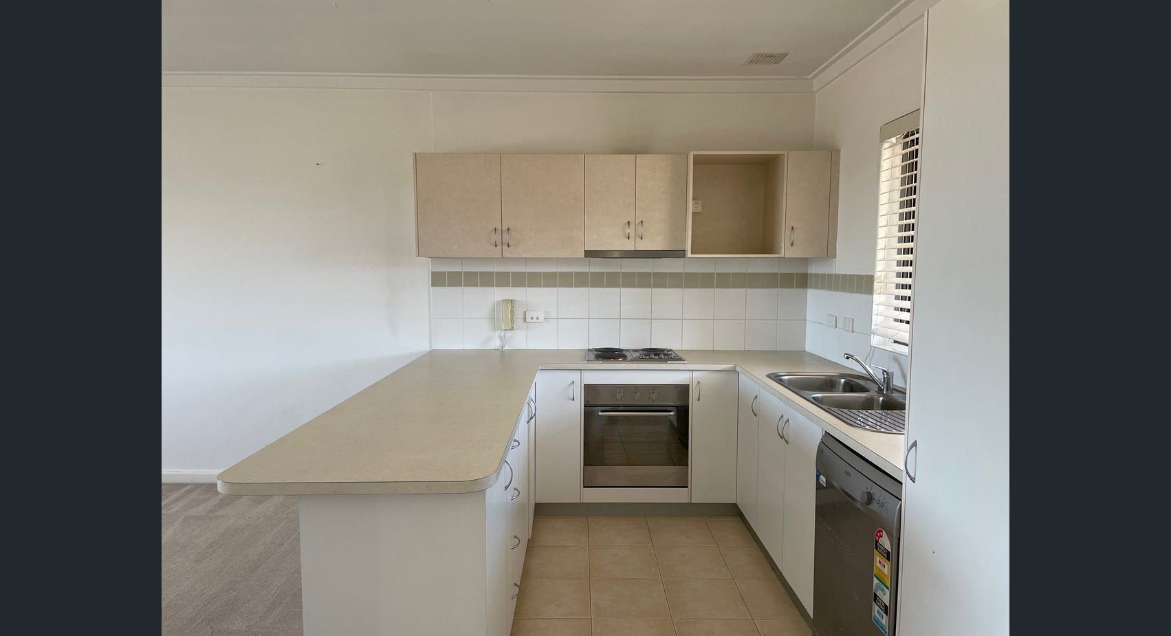 8/42 Kinsella Street, Joondanna WA 6060 Apartment For Rent 375